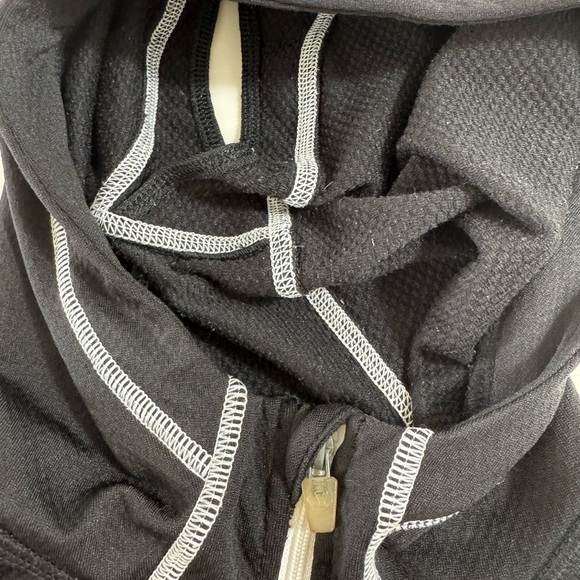 Lululemon Black Hoodie Size 6 Reflective Trim Outdoor Running Active - Picture 4 of 10